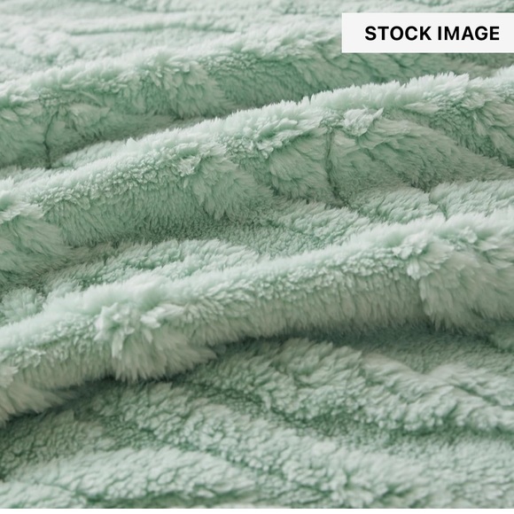 COOVA Soft Mint Green Textured Throw - Picture 3 of 7